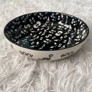 Halloween spooky eyeball BOO! Bowl